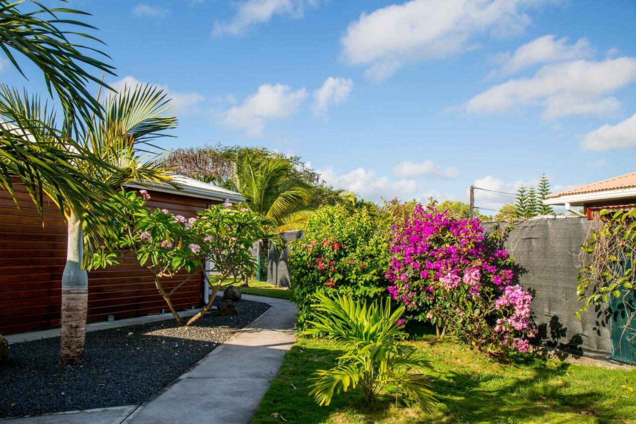 Fleurs De Canne Piscines Privees Le Moule Exterior photo